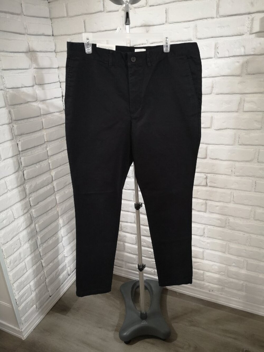 NWT H&M Men's Size 36 Black Skinny Fit Stretch Flat Front Chino Pants